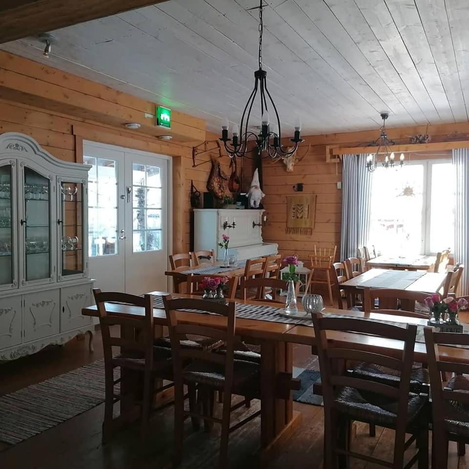 Santa'S Little Village - Hotel Uitonniemi Kemijärvi Exteriör bild
